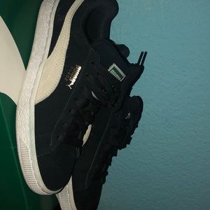 puma black and white shoes
